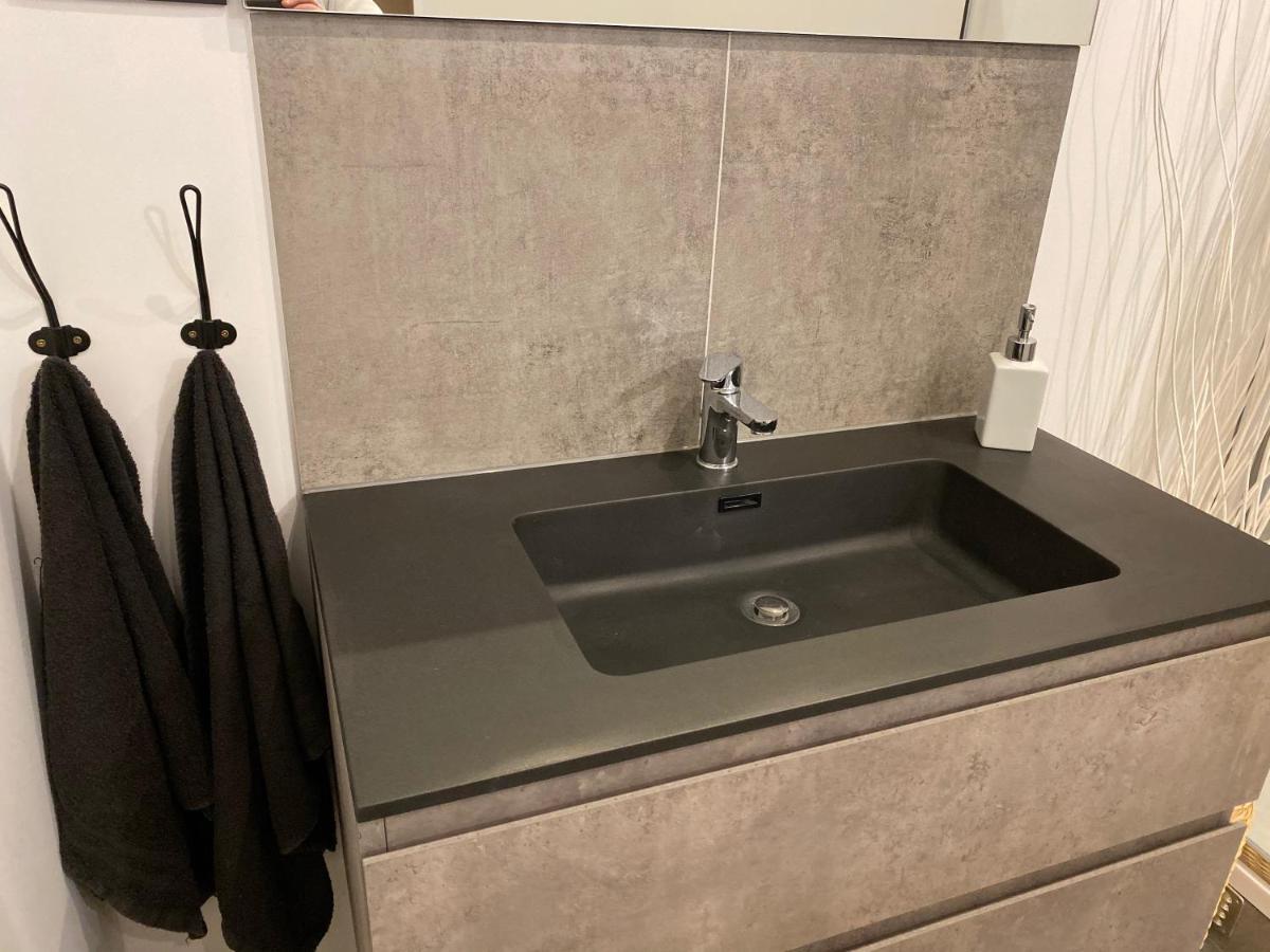 Antwerp West Side Apartment Zwijndrecht Екстериор снимка